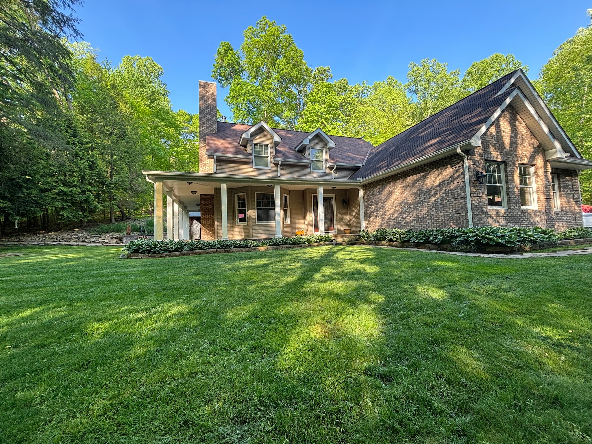 Hideaway Manor - Luxury Log Home Lodging in Hocking Hills Ohio